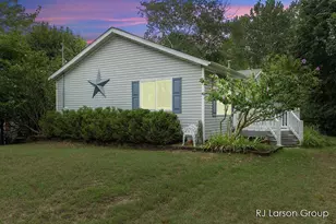 1007 Orchard Ave, South Haven, MI 49090 - Photo 1