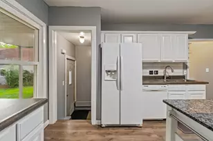 1050 Maynard Ave, Jackson, MI 49202 - Photo 16