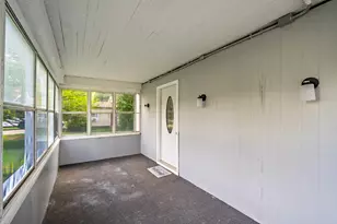 1050 Maynard Ave, Jackson, MI 49202 - Photo 8