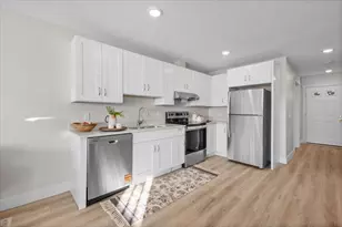 452 Pleasant St SW, Grand Rapids, MI 49503 - Photo 4