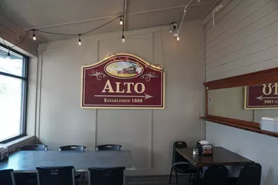 6064 Linfield Avenue SE, Alto, MI 49302 - Photo 8