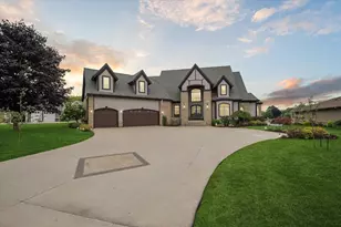 4349 Island View Dr, Fenton, MI 48430 - Photo 2