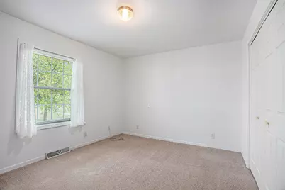 1000 W Villas Drive, Vicksburg, MI 49097 - Photo 10