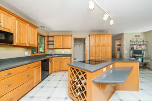7217 Hawthorn Valley Ave, Kalamazoo, MI 49009 - Photo 12