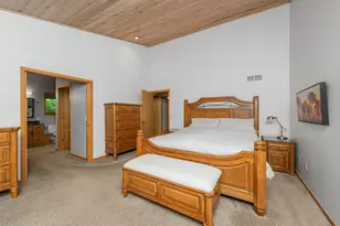 7217 Hawthorn Valley Ave, Kalamazoo, MI 49009 - Photo 22