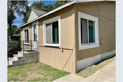 379 Western Avenue, Benton Harbor, MI 49022 - Photo 2