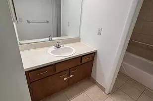 734 W Kilgore Rd, Kalamazoo, MI 49008 - Photo 12