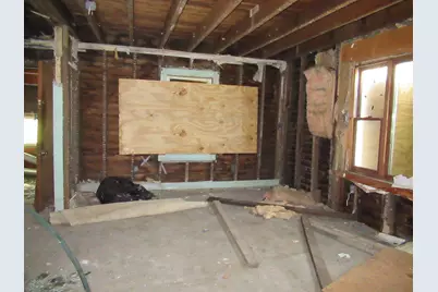 562 W Van Buren Street, Battle Creek, MI 49037 - Photo 2