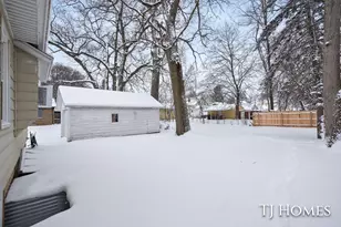 52 Holly St SW, Grand Rapids, MI 49548 - Photo 36