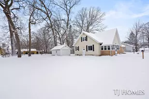 52 Holly St SW, Grand Rapids, MI 49548 - Photo 42