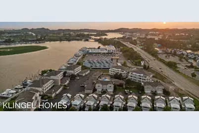 930 W Savidge Street #4, Spring Lake, MI 49456 - Photo 2