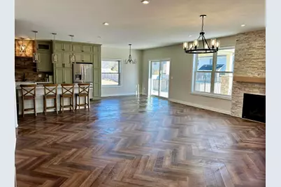 20015 Fountain View Lane, Brownstown, MI 48183 - Photo 18