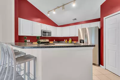 745 W Barrington Circle, Jackson, MI 49203 - Photo 2