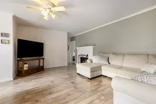 403 Elm St, Paw Paw, MI 49079 - Photo 6