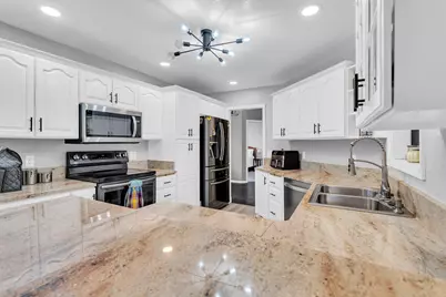 2018 W Coachlight Drive, Jackson, MI 49201 - Photo 8