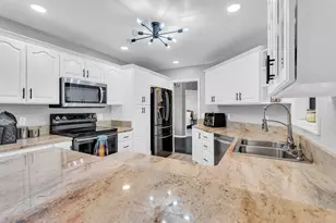 2018 W Coachlight Dr, Jackson, MI 49201 - Photo 8