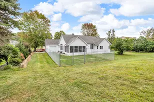 2018 W Coachlight Dr, Jackson, MI 49201 - Photo 46