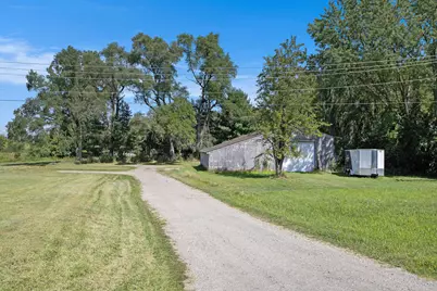 300 Cleveland Street, Chelsea, MI 48118 - Photo 2