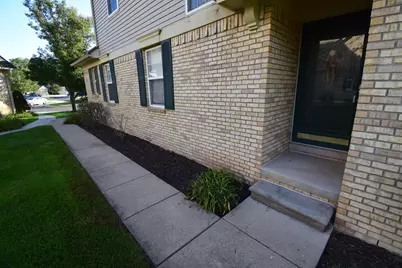 25430 Bohn Court, Flat Rock, MI 48134 - Photo 4