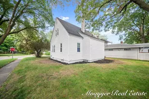 32 Holly St SW, Wyoming, MI 49548 - Photo 16