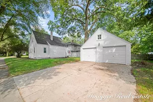 32 Holly St SW, Wyoming, MI 49548 - Photo 18
