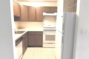 4921 N Crooks Rd, Royal Oak, MI 48073 - Photo 14