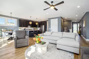 821 Janelle Ct, Portage, MI 49024 - Photo 2