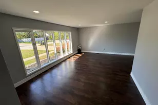4655 Ashburton Pl, Sterling Heights, MI 48310 - Photo 10
