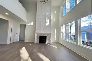 8206 Eagle Peak Dr, Jenison, MI 49428 - Photo 4