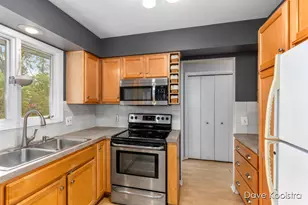 725 52nd St SE, Kentwood, MI 49548 - Photo 4