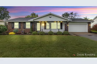 725 52nd Street SE, Kentwood, MI 49548 - Photo 1