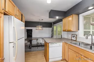 725 52nd St SE, Kentwood, MI 49548 - Photo 6