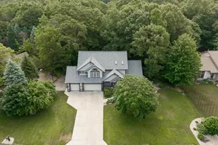 18716 Sioux Dr, Spring Lake, MI 49456 - Photo 2