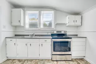 116 E 8th St, Evart, MI 49631 - Photo 4