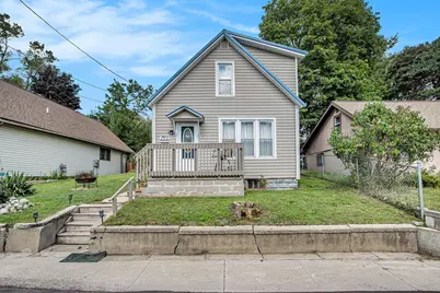 292 6th Avenue, Manistee, MI 49660 - Photo 1