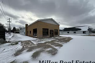 1065 W Green St, Hastings, MI 49058 - Photo 1