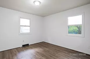 944 Lancashire Ct SE, Grand Rapids, MI 49508 - Photo 16