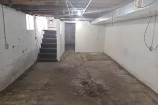 758 W Huron St, Pontiac, MI 48341 - Photo 10