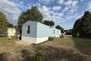 129 Maple Ct, Muskegon, MI 49445 - Photo 2