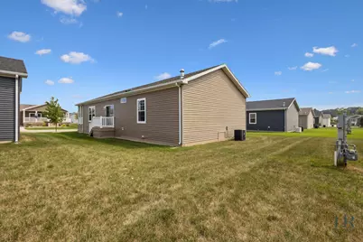 5906 Trillium Hills Drive NE, Rockford, MI 49341 - Photo 46