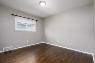 28622 Milton Ave, Warren, MI 48092 - Photo 18