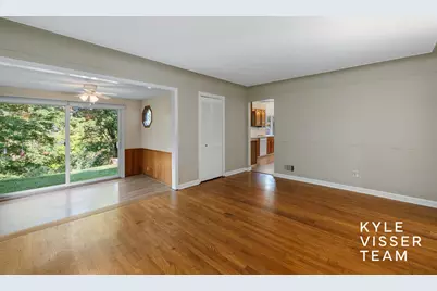 2757 Cascade Springs Drive SE, Grand Rapids, MI 49546 - Photo 8