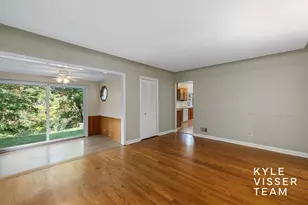 2757 Cascade Springs Dr SE, Grand Rapids, MI 49546 - Photo 8