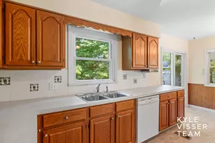 2757 Cascade Springs Dr SE, Grand Rapids, MI 49546 - Photo 12