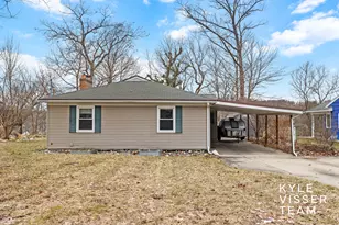 2757 Cascade Springs Dr SE, Grand Rapids, MI 49546 - Photo 2