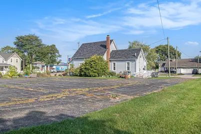 555 Broadway Street, South Haven, MI 49090 - Photo 8