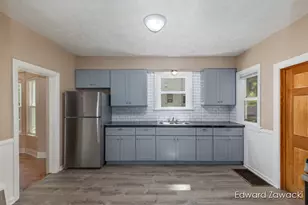 1027 Jennette Ave NW, Grand Rapids, MI 49504 - Photo 10