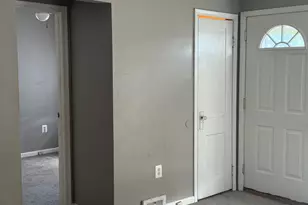 20847 Hollywood St, Harper Woods, MI 48225 - Photo 8