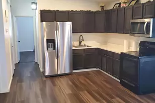 682 Waverly Dr, Benton Harbor, MI 49022 - Photo 6