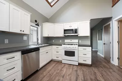 729 Fairview Avenue NE, Grand Rapids, MI 49503 - Photo 10